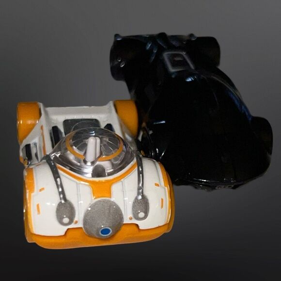 Hot Wheels Star Wars BB-8 Character & Darth Vader Star Wars Diecast Cars B6 - Picture 5 of 6